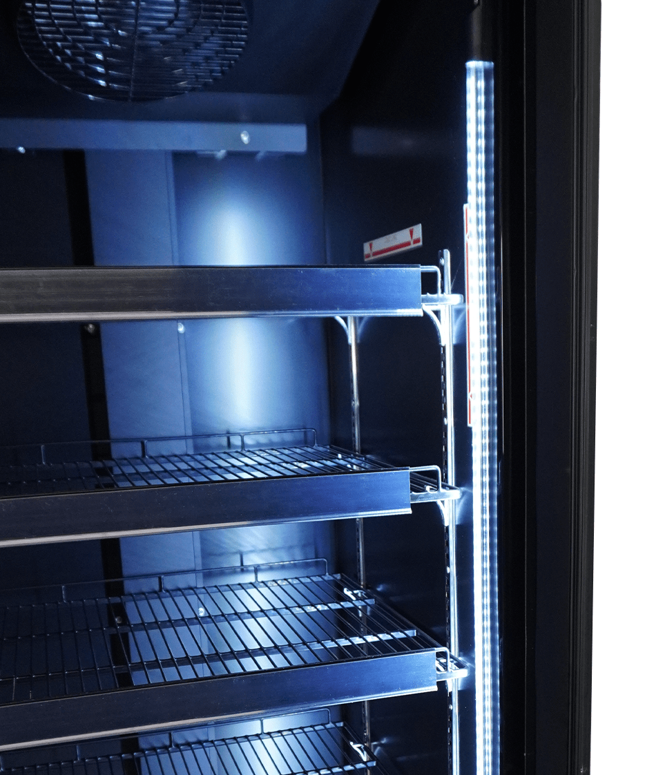 Vitrina frigorifica verticala, 450 Litri, racire ventilata, iluminare LED, culoare neagra,