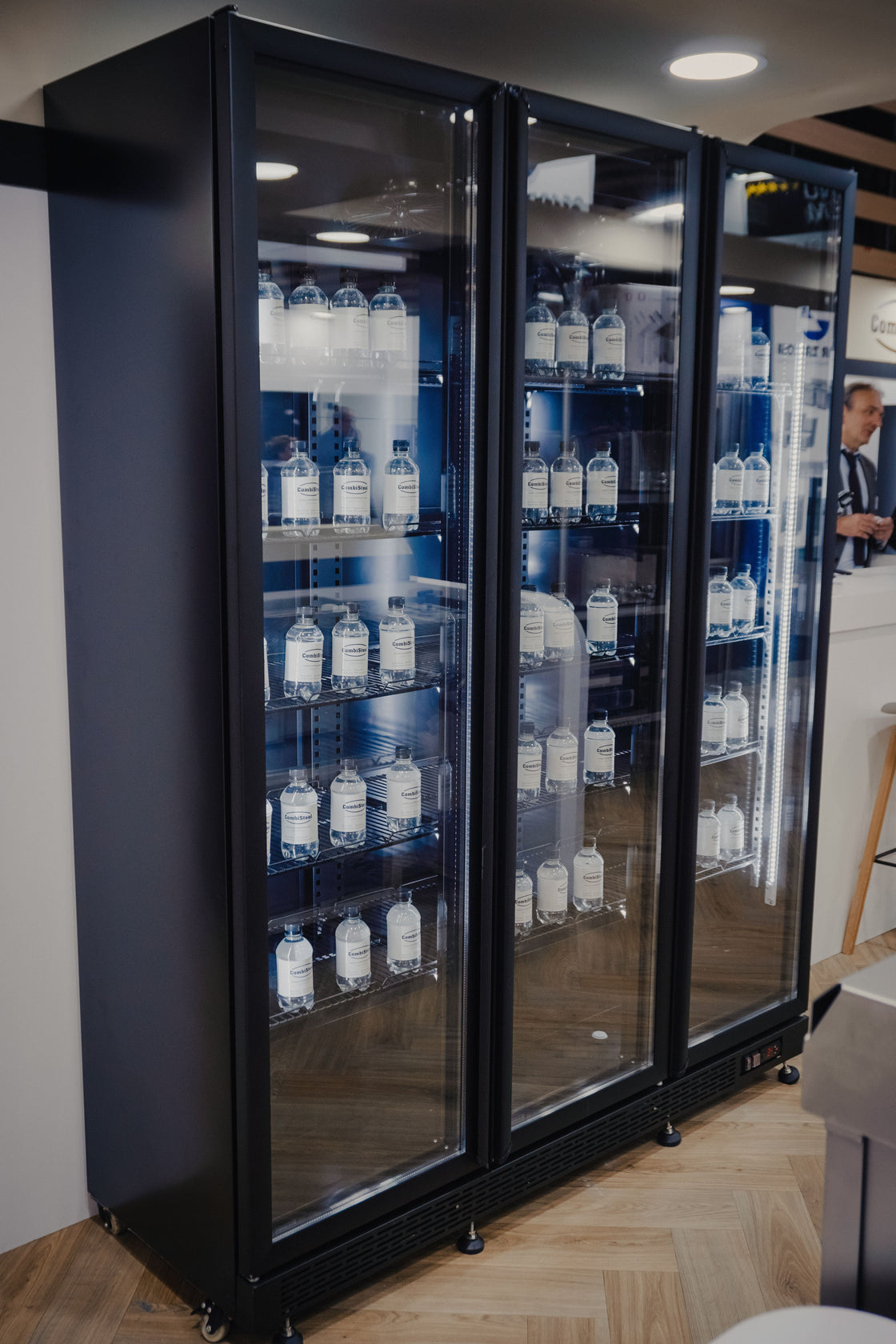 Vitrina frigorifica cu 3 usi, neagra, otel / aluminiu, iluminare cu LED