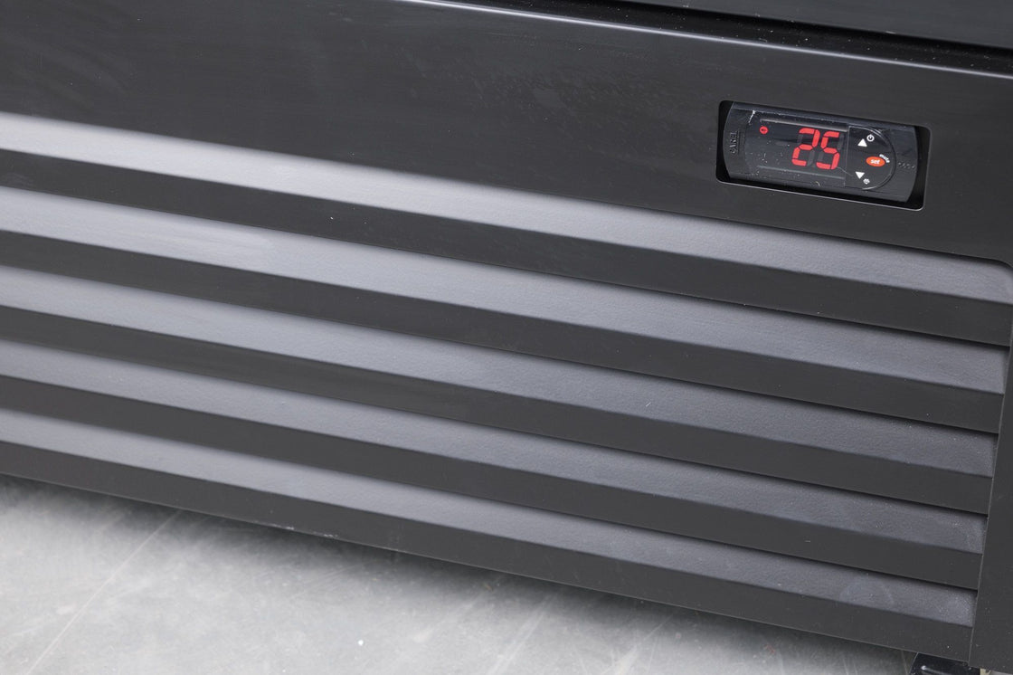 Vitrina frigorifica verticala, 780 Litri, racire ventilata, iluminare LED, culoare neagra, 2 usi culisante