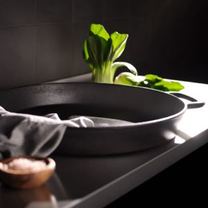 Vase de gatit din fonta