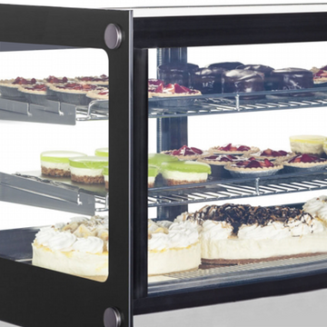 Vitrina frigorifica banca mica neagra LPD70 vedere laterala Tefcold – vitrina frigorifica de banca cu usi glisante pentru cofetarie si patiserie