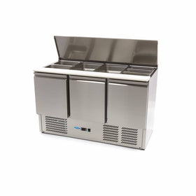Masa refrigerata inox tip saladeta, 0C 10C cu 3 usi, blat de taiere din polietilena, capac inox, capacitate 400 Litri