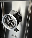 Masina de tocat carne nr 32, 500 kgh. inox, cu functie revers, 4 site Ø 3, 5, 9, 16 mm, alimentare 400 V cu roti