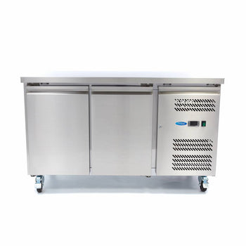 Masa de congelare inox, -22 18C, 2 usi, cu roti Acest congelator cu blat ofera