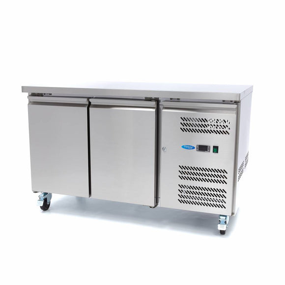 Masa refrigerata inox 2 10C, 2 usi, cu roti Frigiderul de banc ofera ce