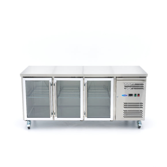 Masa refrigerata inox 2 10C, 3 usi sticla, cu roti Frigiderul tip masa de lucru