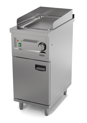 Plita fry-top electrica, neted, zona de coacere cromat, baza cu dulap inchis, 2.70 kW