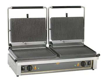 Presa grill din fonta model dublu pentru sandvisuri panini cu putere de 6kw si suprafata de gatit 2x360x240mm