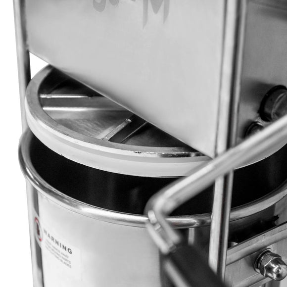 Sprit vertical Mega M manual pentru carnati salam, capacitate 10L. Sprit manual de umplut carnati