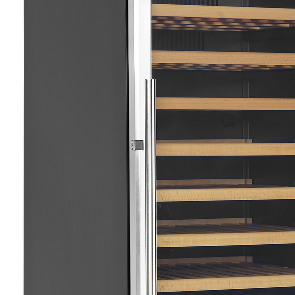 Vitrina racitor vin negru inox TFW400-2FCP detaliu Tefcold – vitrina racitor vin cu zone de temperatura separate pentru restaurant si wine bar