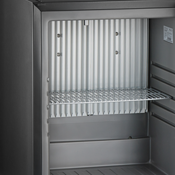 Minibar hotel absorbtie negru usa sticla TM28GA vedere laterala Tefcold – minibar hotel cu compresor sau absorbtie, silentios, pentru camere hotel si pensiuni