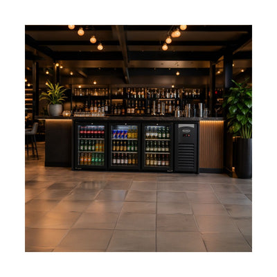 Vitrina frigorifica bar 3 usi sticla neagra Combisteel - vedere din unghi