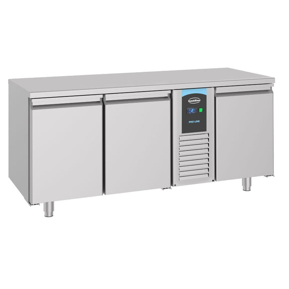 Masa refrigerata inox cu 3 usi, agregat pe mijloc, clasa energetica A