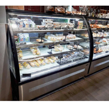 Vitrina orizontala cofetarie geam curbat, latime 150 cm, vedere laterala Tefcold – vitrină frigorifică pentru cofetărie, patiserie și expunere produse fresh