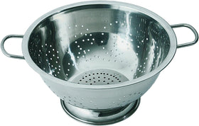 Strecurator pentru legume Diametru : 24 cm, H : 13 cm Confectionat din material Inox