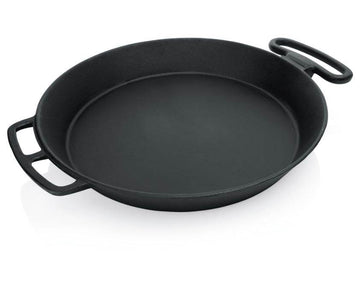 Tigaie gigant fonta diam. Ø65 cm, H9cm, 23 kg, cu 2 manere html Această tigaie gigant din