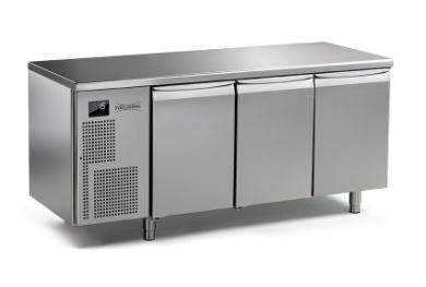Masa refrigerata digitala cu 3 usi -2° +10°C - eurogastro.ro