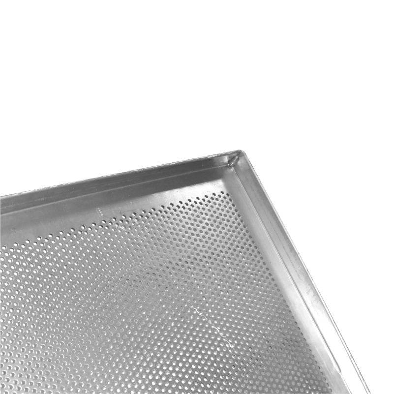 Tava aluminiu perforat, cu 4 margini, 30x40xH2 cm - eurogastro.ro